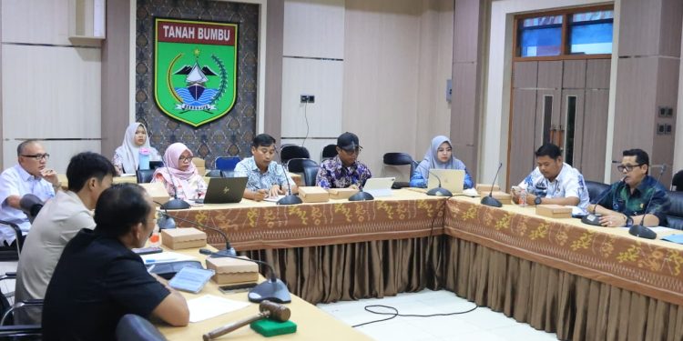 DPRD dan Pemkab Tanah Bumbu Perkuat Regulasi Perizinan untuk Dorong Investasi Daerah