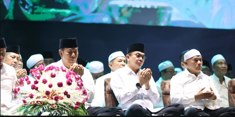 Ribuan Jamaah Hadiri Tabligh Akbar dan Haul ke-6 H. Andi Arsyad Petta Tahang di Tanah Bumbu