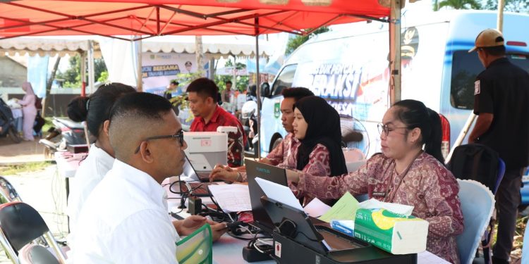 Bupati Andi Rudi Latif Resmi Buka Aksi Sinergitas Merah Putih, Hadirkan Layanan Publik di Satui