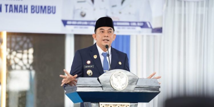 Andi Anwar Sadat Resmi Pimpin Dinas Perikanan Tanah Bumbu, Bupati Dorong Inovasi dan Pelayanan Prima