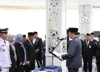 Bupati Andi Rudi Latif Lantik Pejabat Tepat Pukul 07.00 Wita, Ingatkan Pentingnya Taat Kepada Orang Tua, Hormati yang Dituakan, dan Patuh pada Pemimpin