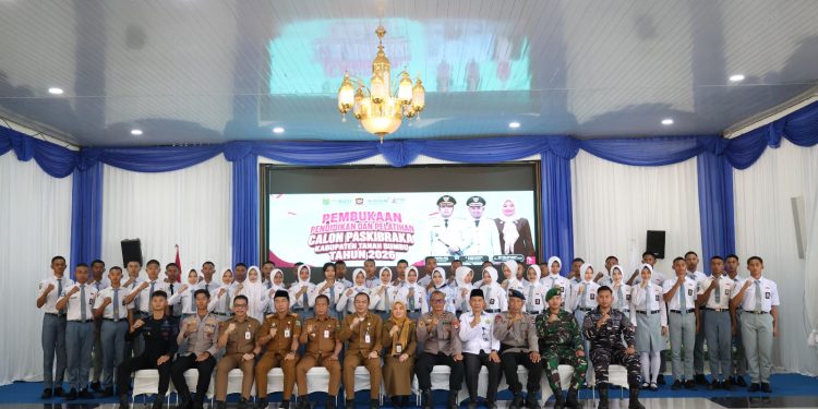 Bupati Tanah Bumbu Resmi Buka Pemusatan Pendidikan dan Pelatihan Calon Paskibraka 2026