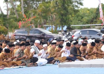 Tersedu Saat Sambutan, Bupati Andi Rudi Latif Berdoa Agar Hujan Segera Turun