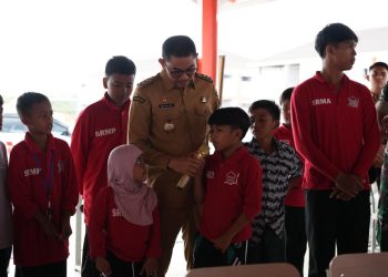 Bupati Andi Rudi Latif Berbagi Pengalaman dan Motivasi Murid Sekolah Rakyat di Tanah Bumbu