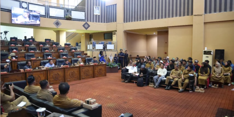DPRD Tanah Bumbu Fasilitasi Aspirasi Warga Dadap Kusan Raya soal Kinerja Kepala Desa