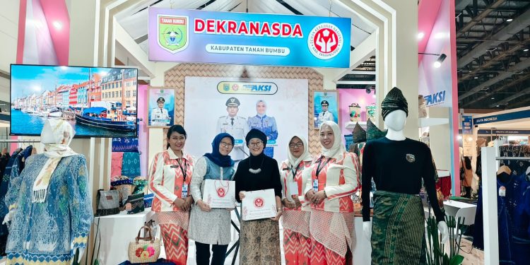 Dekranasda Tanah Bumbu Angkat Tenun Pagatan di INACRAFT 2026, UMKM Lokal Tembus Pasar Global