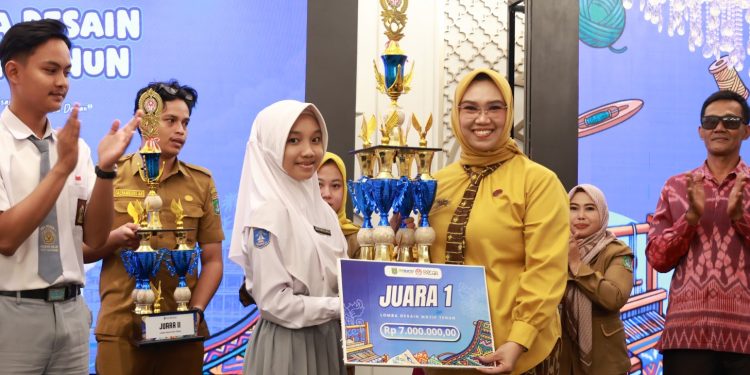 Tanah Bumbu Gelar Lomba Desain Motif Tenun, Dorong Kreativitas Generasi Muda dan Pelestarian Budaya Lokal